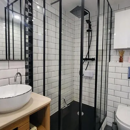 Wehost Clemenceau Sunny Palace 4 Pers 1 Bedroom شقة