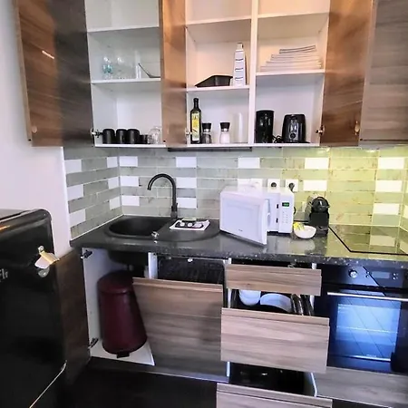 Wehost Clemenceau Sunny Palace 4 Pers 1 Bedroom Apartment *