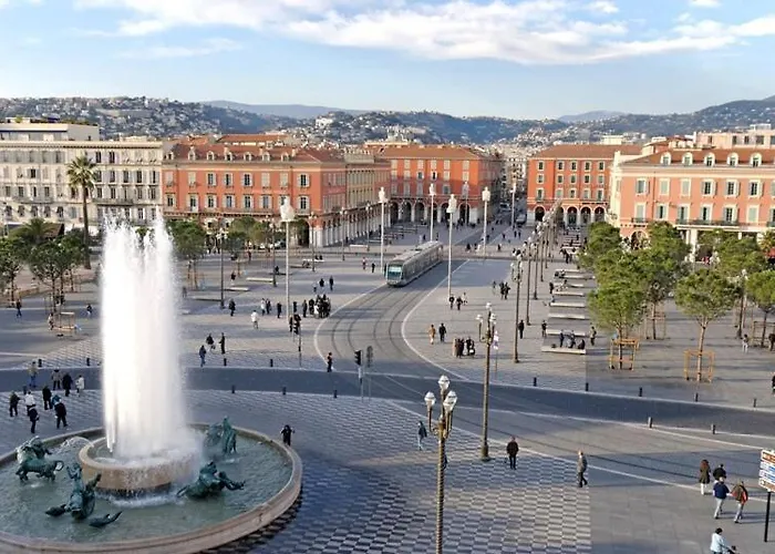 Wehost Clemenceau Sunny Palace 4 Pers 1 Bedroom شقة
